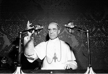 Как оценивать поступок Папы Пия XII?
