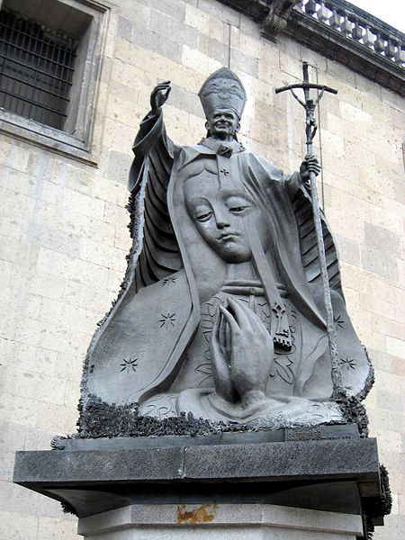 A statue of John Paul II made entirely with keys donated by the Mexican people to symbolise that they had given him the keys to their hearts.